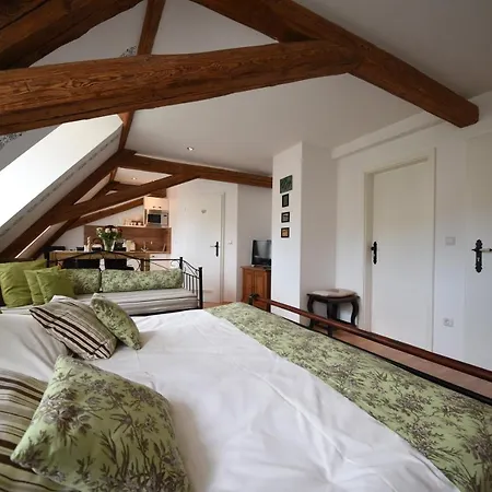 Goldgemaeuer - Kostenlose Parkplaetze 4*